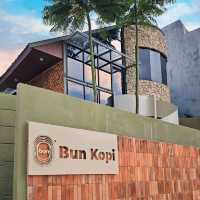 BUN KOPI | IT HAS A SPACIOUS AREA WITH BOTH INDOOR & OUTDOOR SEATING