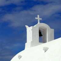 Santorini: Where Beauty and History Merge in Aegean Splendor
