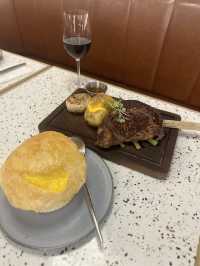 英倫風餐廳🇬🇧火焰啤酒春雞表演