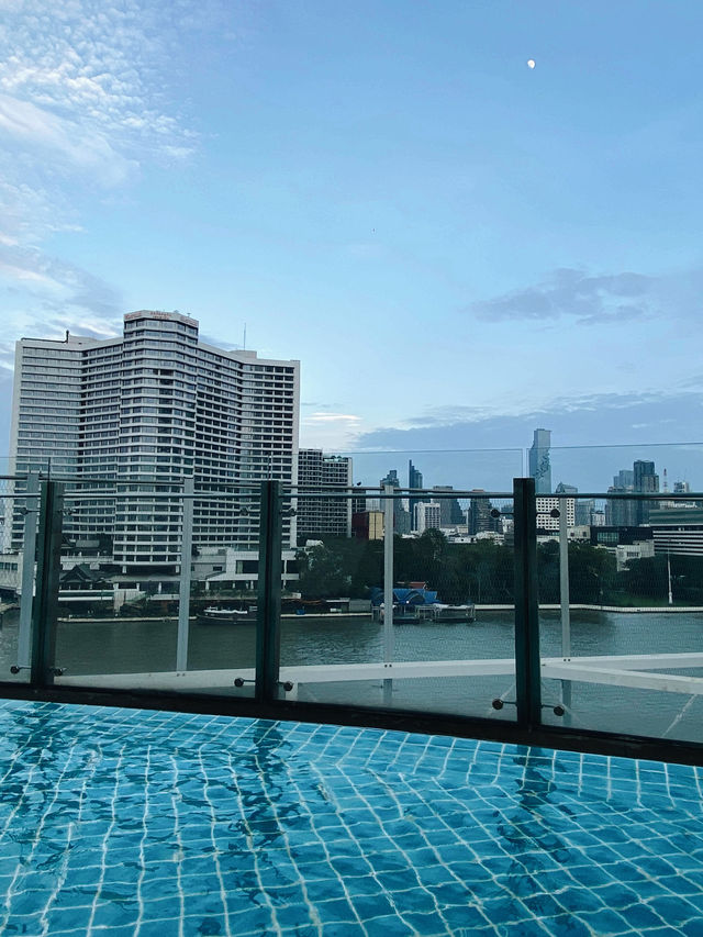 มานอนโรงแรมติดริมแม่น้ำเจ้าพระยา