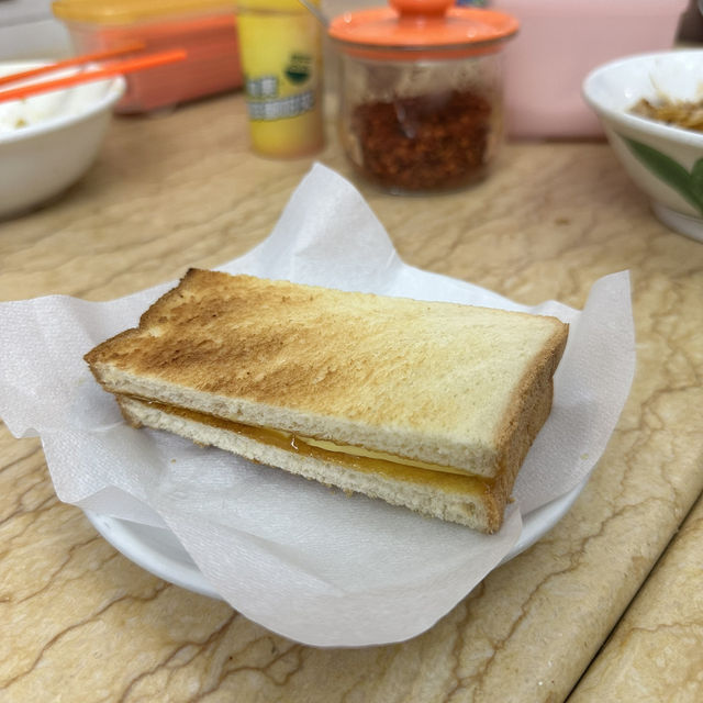 異國風情三盞燈．元祖級緬甸菜