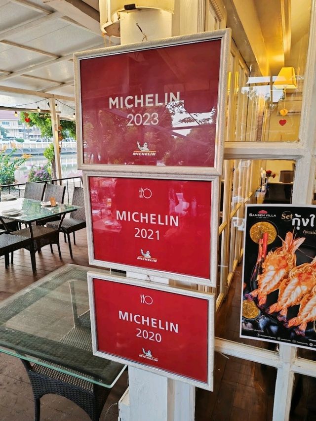 Riverside restaurant 
