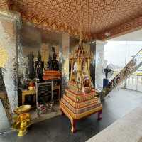 สวดมนต์ ไหว้พระ ขอพร ที่วัดอินทรวิหาร