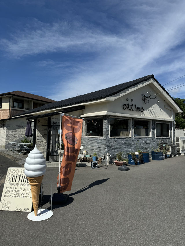 【福岡カフェ】ボリューム満点ランチとカラフルカフェラテ🌈