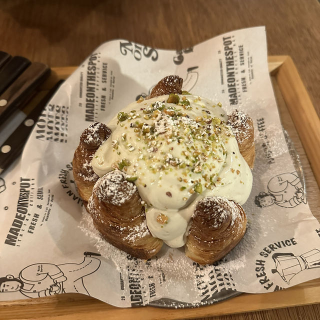 디저트, 커피, 분위기 모두 갖춘 핫플☕️ 모츠커피