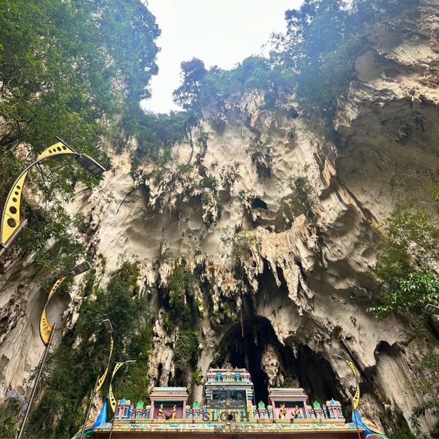🤩 บันไดหลากสีที่ Batu Caves