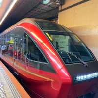 日本鐵道｜奔馳在大阪與名古屋鐵道上的紅色跑車—近鐵火之鳥(ひのとり)