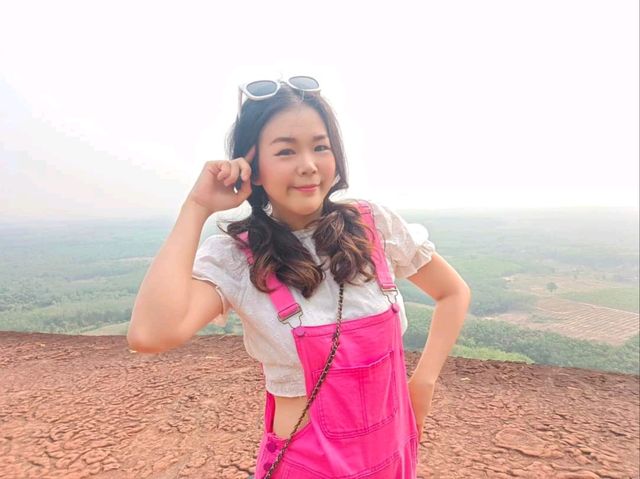 หินสามวาฬ