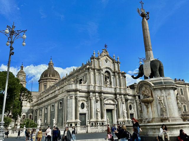 義大利🇮🇹卡塔尼亞大教堂廣場