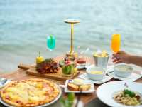 The Dining Room ที่โรงแรม Veranda Collection Samui