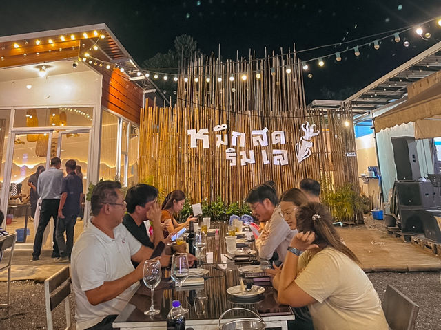 ร้านอร่อย “ร้านหมึกสด..ริมเล” 🍽️ (จันทบุรี)