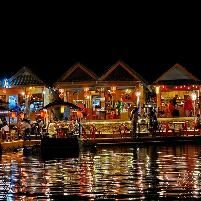 ล่องเรือ ชมแสงไฟบ้านรักไทย แม่ฮ่องสอน