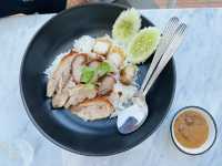 เกี๊ยวหนองบัว (สาขาวังหลัง) ร้านดังจังหวัดตราด