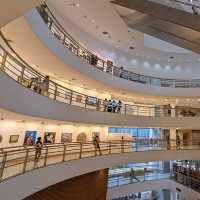 美麗的圓型球體建築：曼谷市立藝術文化中心