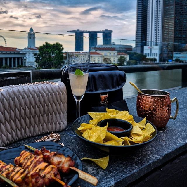 Rooftop Bar at Boat Quay with MBS View
