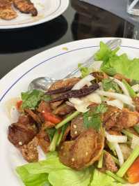 มื้อเย็นที่ นิว แทรเวิลลอด์จ