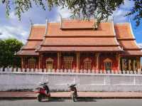 วัดแสนสุขาราม สถานที่ใส่บาตรพระตอนเช้าแบล็กกราวสวย