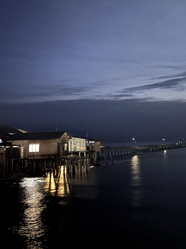 Reunion Dinner at Ship Village: Seafood, Scenic Views, and Celebration 