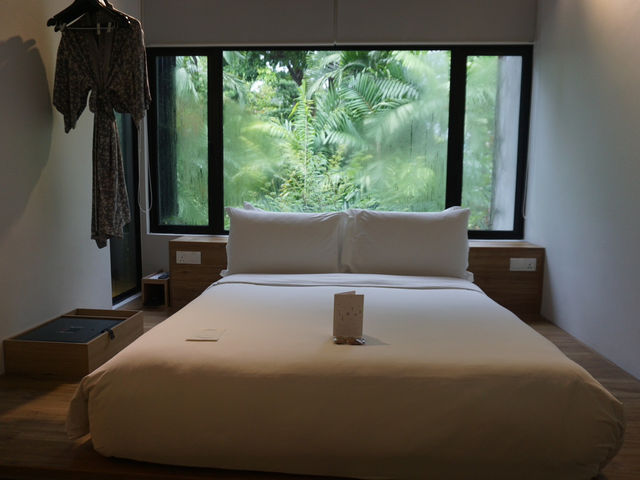 Recharge in Style at Lloyd’s Inn Singapore: A Hidden Gem for Staycations
