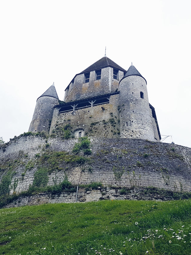 Medieval 🏰 Town near Paris