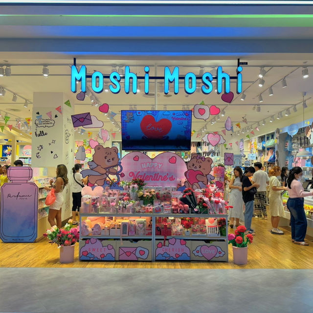 ชอปปิ้งสินค้าสุดคิ้วที่ Moshi Moshi