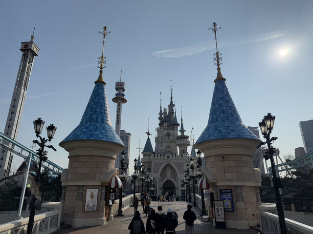 一日遊蠶室站：樂天世界與民俗博物館的奇幻之旅 🎢🏰