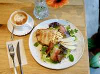 Healthy Lunch & Rich Cheesecake at NIJIYA cafe&dining