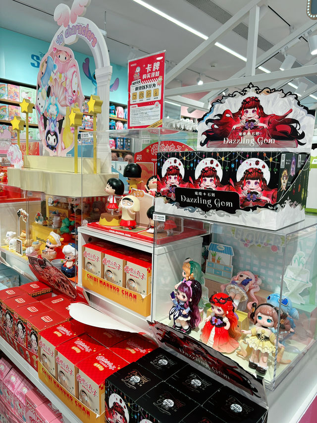 Shopping at Miniso