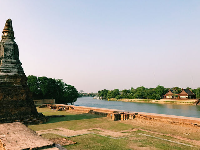 Sunset Serenity at Wat Chaiwatthanaram