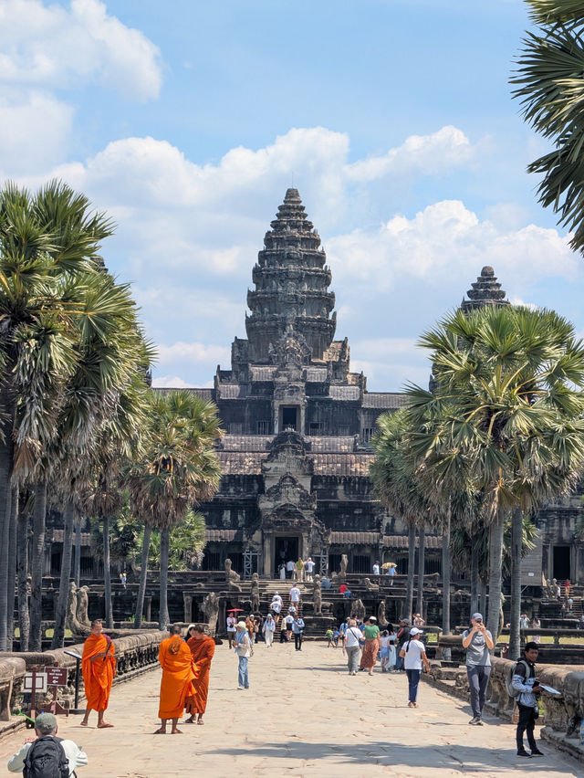 🇰🇭 Angkor Wat: One of the Most Breathtaking Places I’ve Ever Visited 🏛