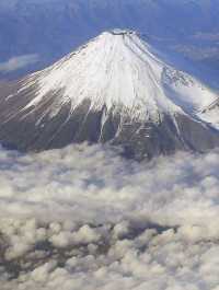 "Mount Fuji: Japan’s Eternal Symbol of Beauty and Strength"