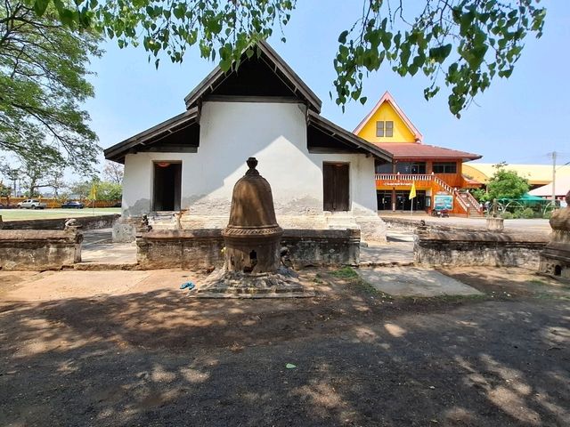 ชมโบสถ์โบราณ วัดโคกตลาด โคราช