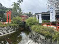 四季變幻中的靈性之旅：探訪京都賀茂御祖神社與其季節御守