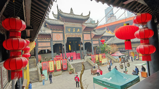 Journey Through Huguang Huiguan Guild Complex