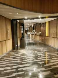 轉機也能是享受：Crowne Plaza Changi Airport 的靜謐奢華體驗