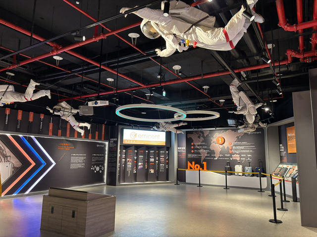 台南萬國觀光工廠-見證享譽國際手提箱企業的發展歷史