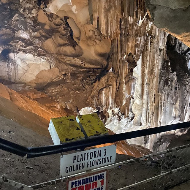 **🌍 Gua Tempurung: Adventure into Malaysia’s Largest Limestone Cave