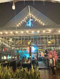 Restaurant/Bar with a vibe