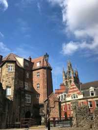 A fascinating experience of an almost fully intact castle with dark narrow stone corridors