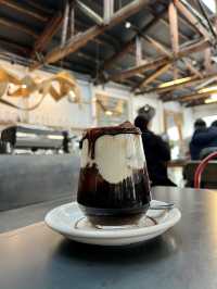 廃工場リノベカフェ、聖水「ハラボジコーヒー」