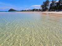 Soft white sands, calm waves