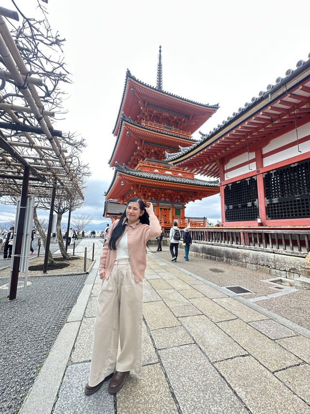 พาเที่ยววัดคิโยะมิซุ (วัดน้ำใส) เมืองเกียวโต ⛩️