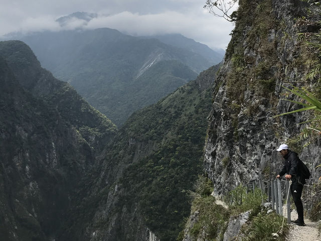 錐麓古道｜太魯閣峽谷中的驚險絕美步道，挑戰垂直斷崖的壯闊視野
