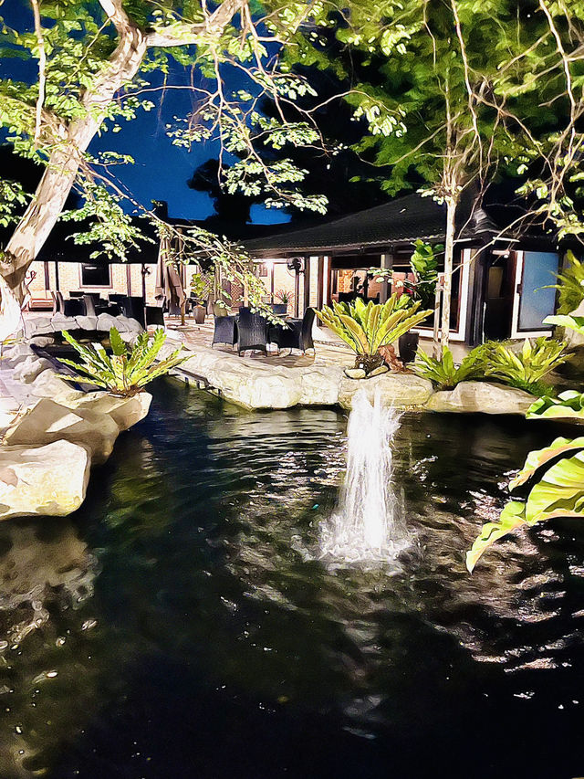 Xing Zhu Chinese Restaurant: Elegant Dim Sum Dining by the Lake Garden