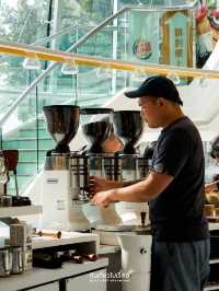 ☕ %Arabica at The Peak 
