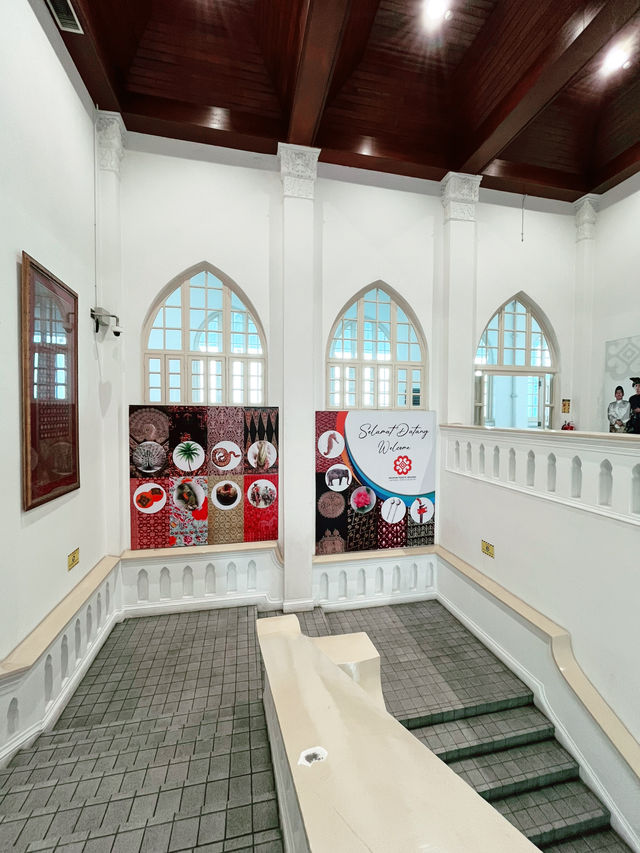 💎 Ratna Sari Gallery: Dazzling Display of Malaysia’s Cultural Jewels
