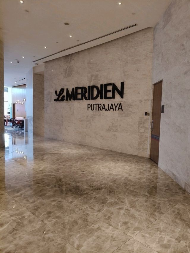 Style Meets Comfort: Discover Modern Luxury at Le Méridien Putrajaya”