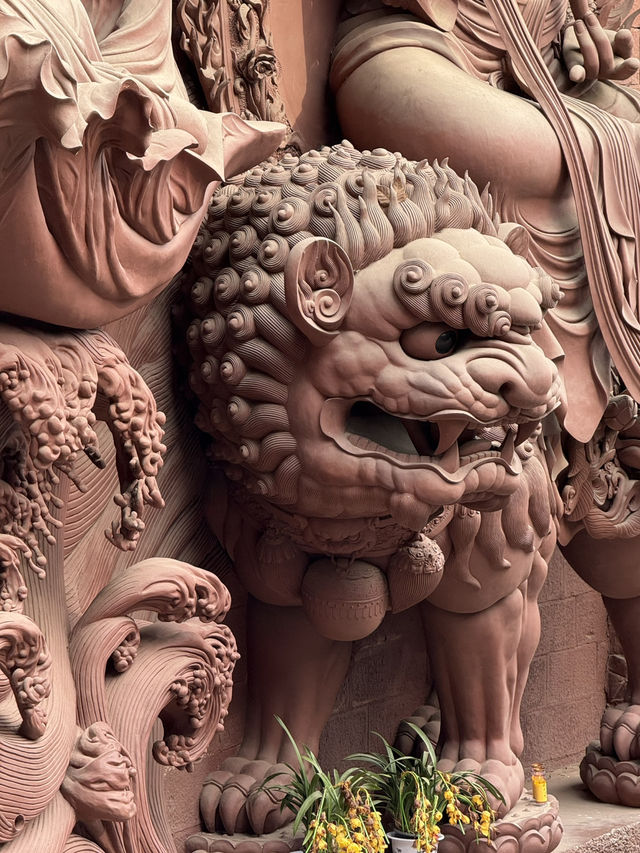 Mindblowing Buddhist sculpture art corridor in Mianyang