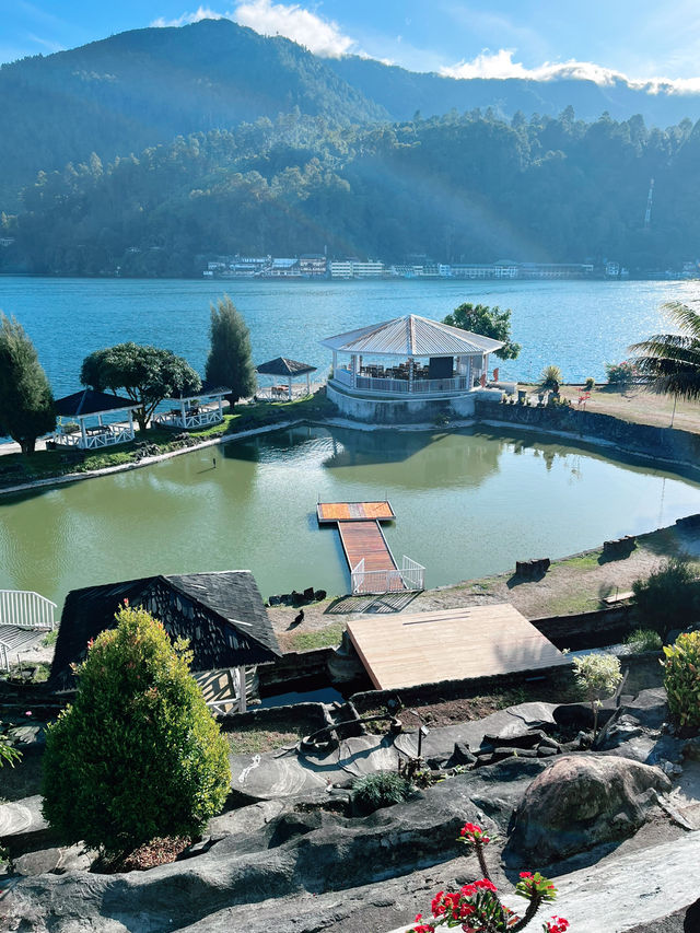 “Perfect Summer Escape by the Lake”