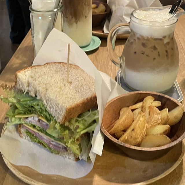 【東京/渋谷🇯🇵】ふわふわシフォンケーキ︎︎☁松涛カフェ